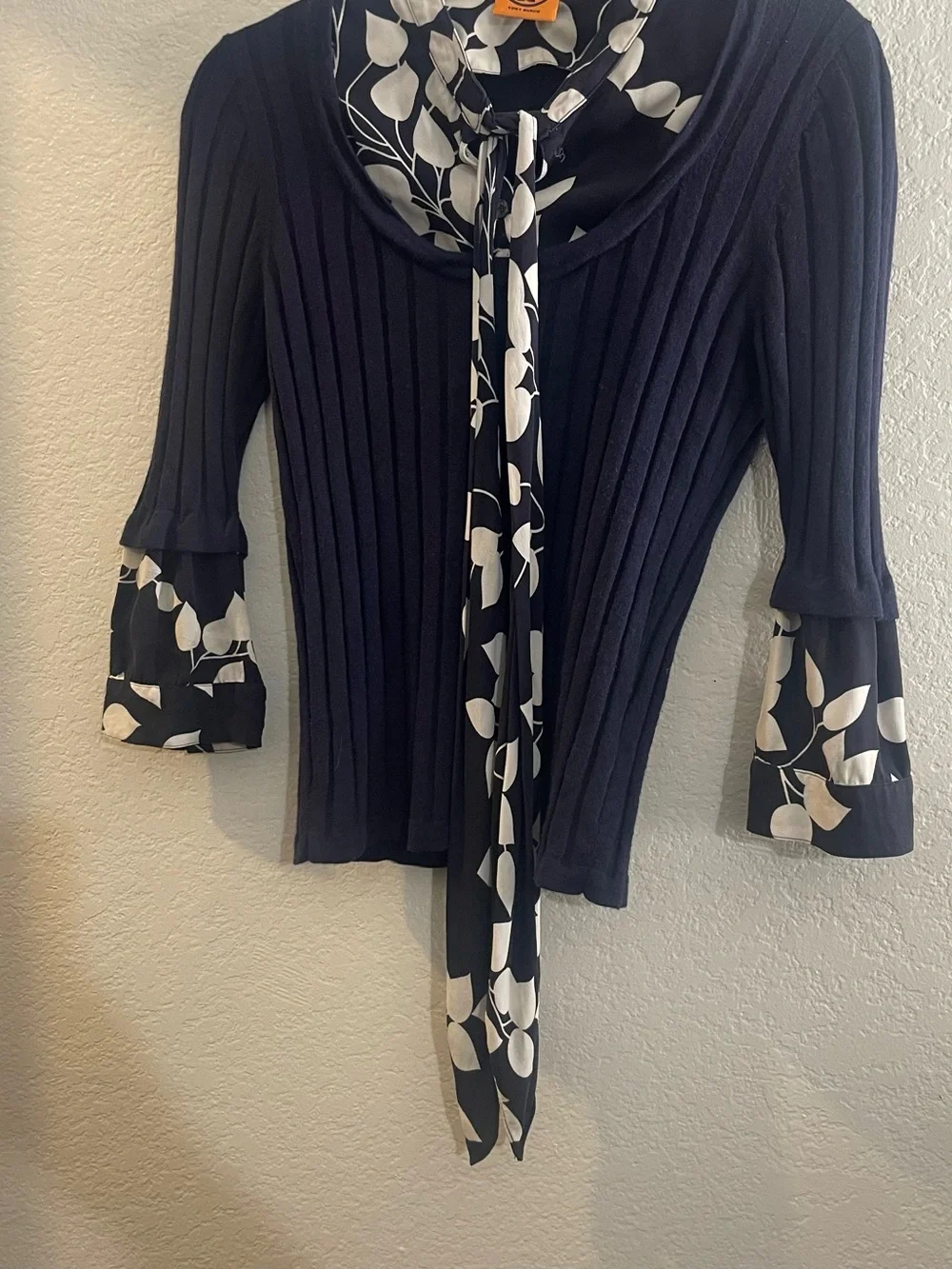 Tory Burch Ribbed Knit Sweater Size Medium Wool Short Sleeve Neck Tie Preppy